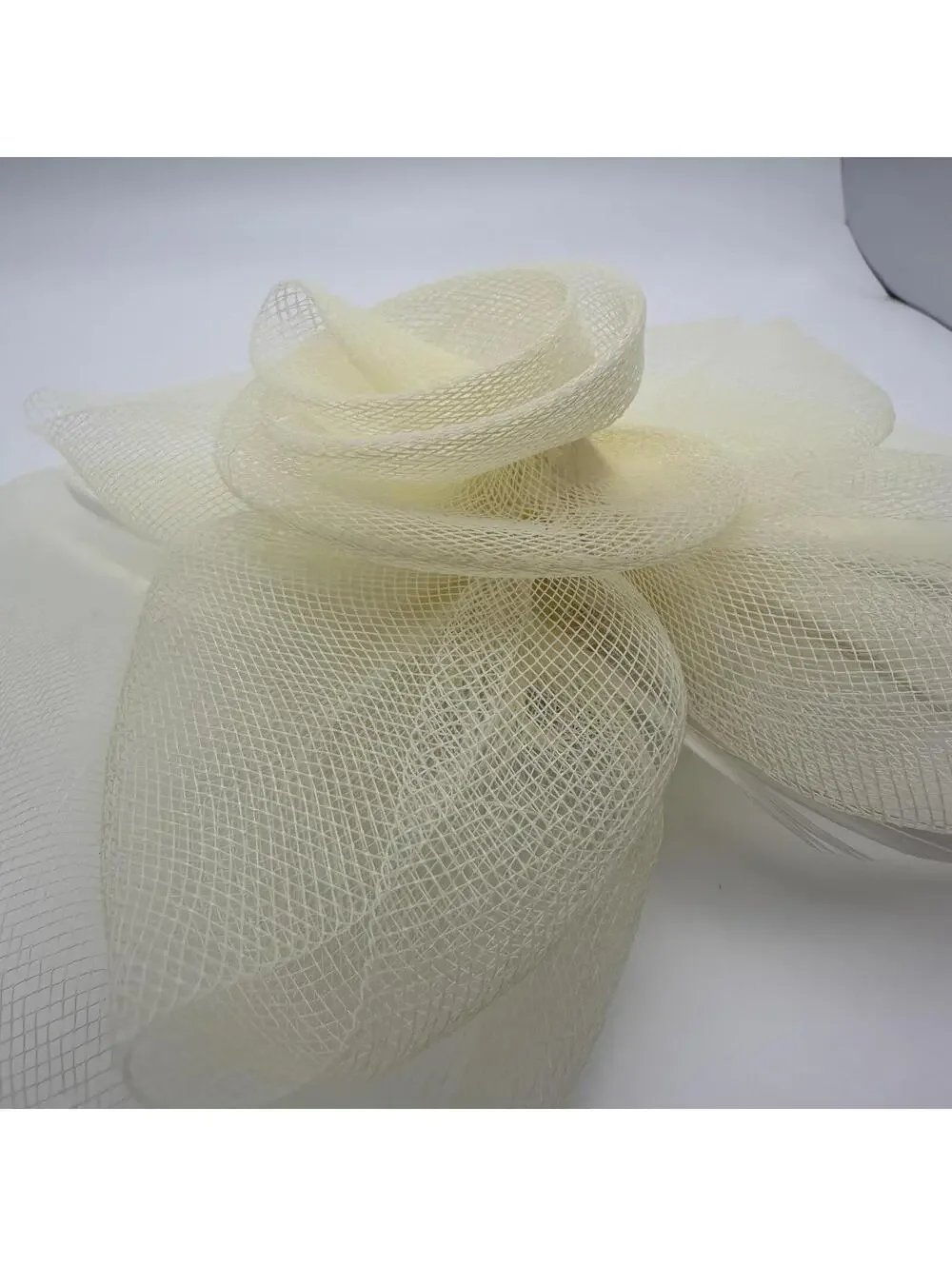 Elegant Cream Mesh Floral Fascinator